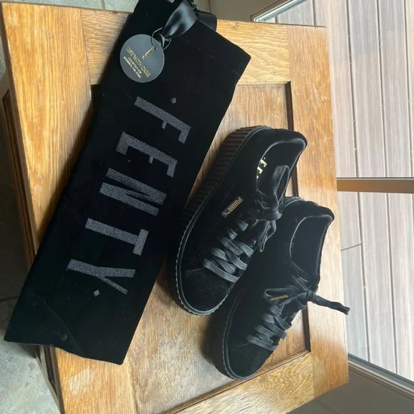 Puma X Fenty Rihanna Creeper Black on Black Velvet  (Never Worn) - Picture 7 of 14